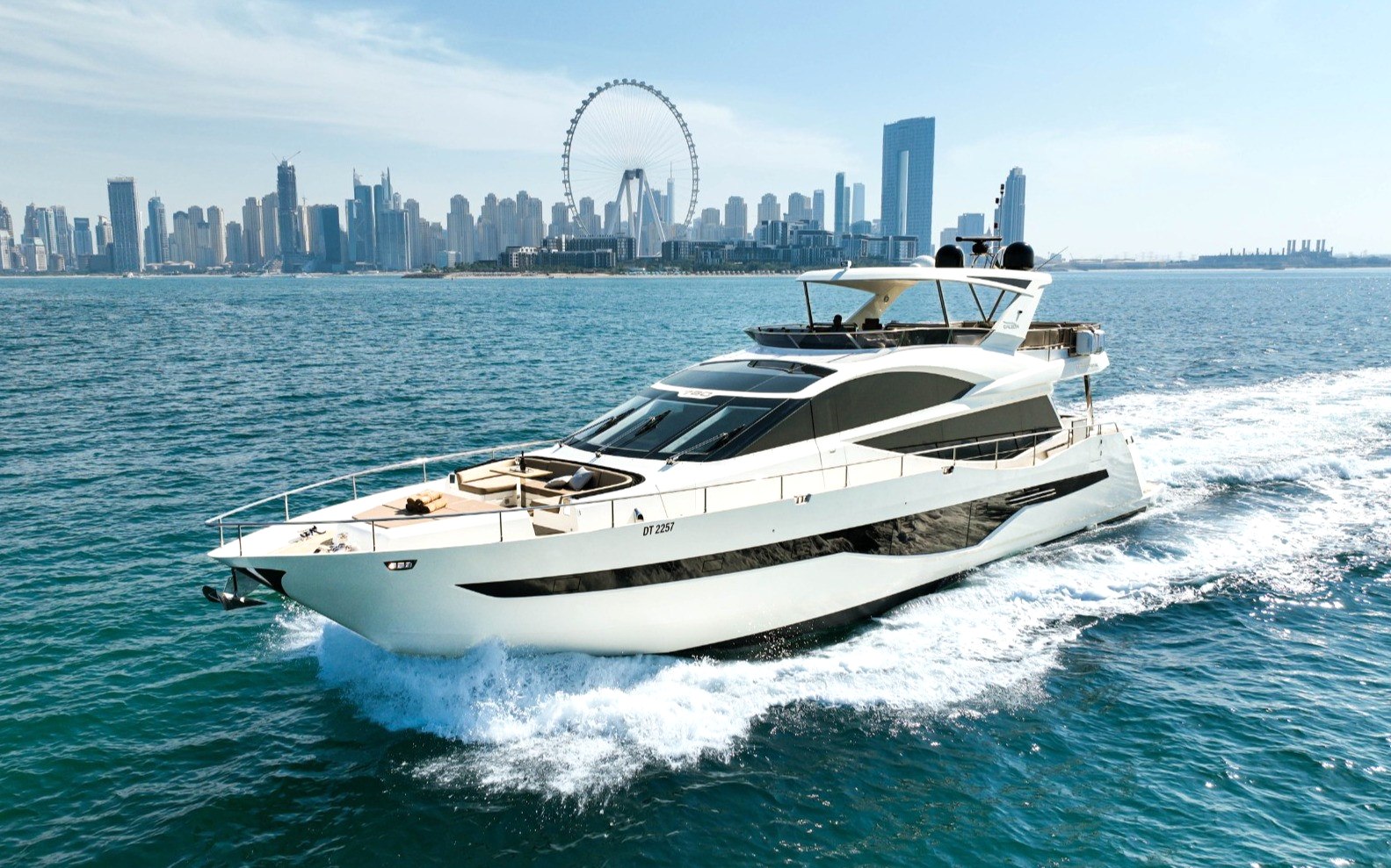 Яхта Galeon в Дубае