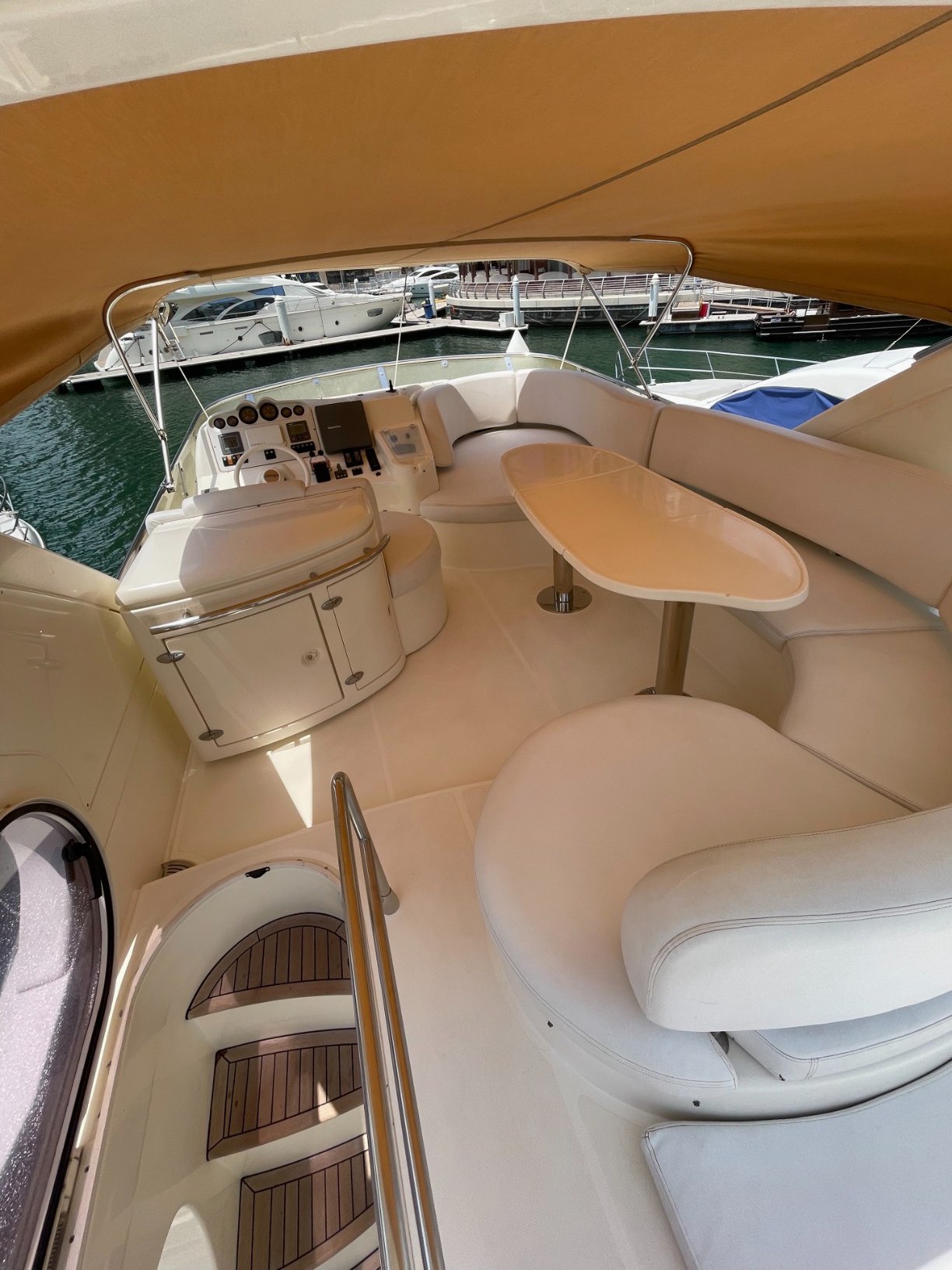 View 4: Azimut Grand Crew