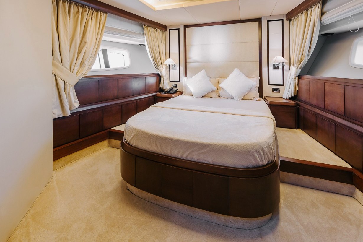 View 8: Azimut Viktoria
