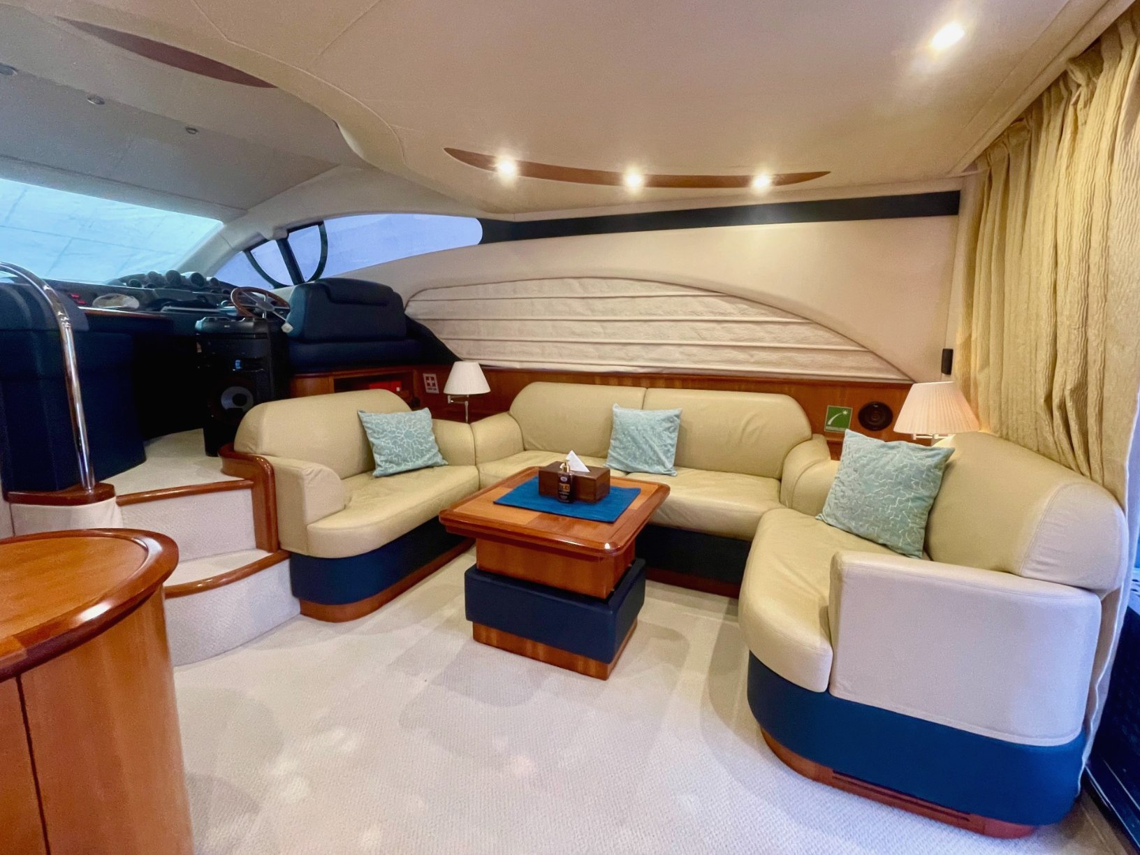 View 3: Azimut Grand Crew