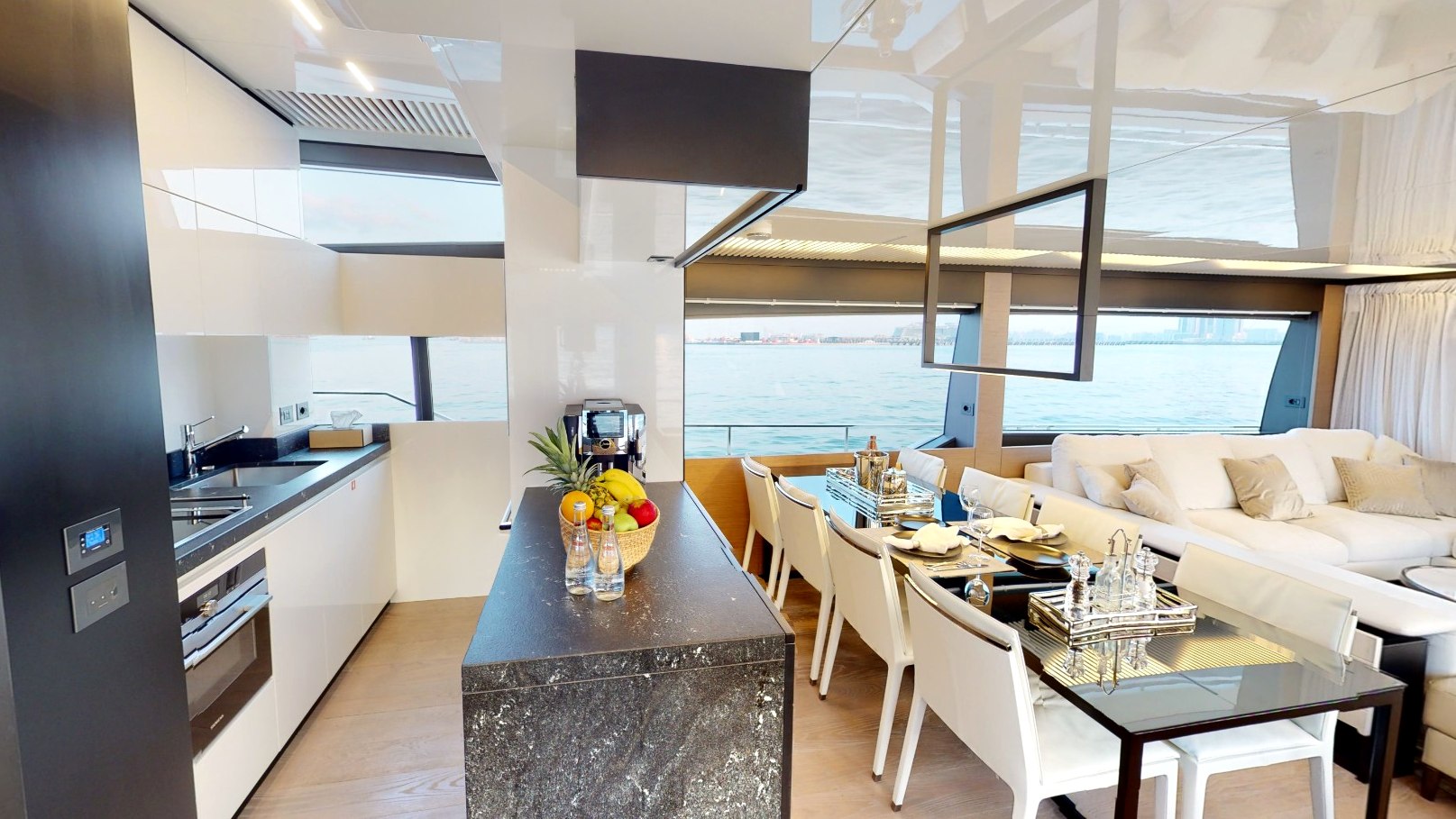 View 5: Ferretti 78 ft