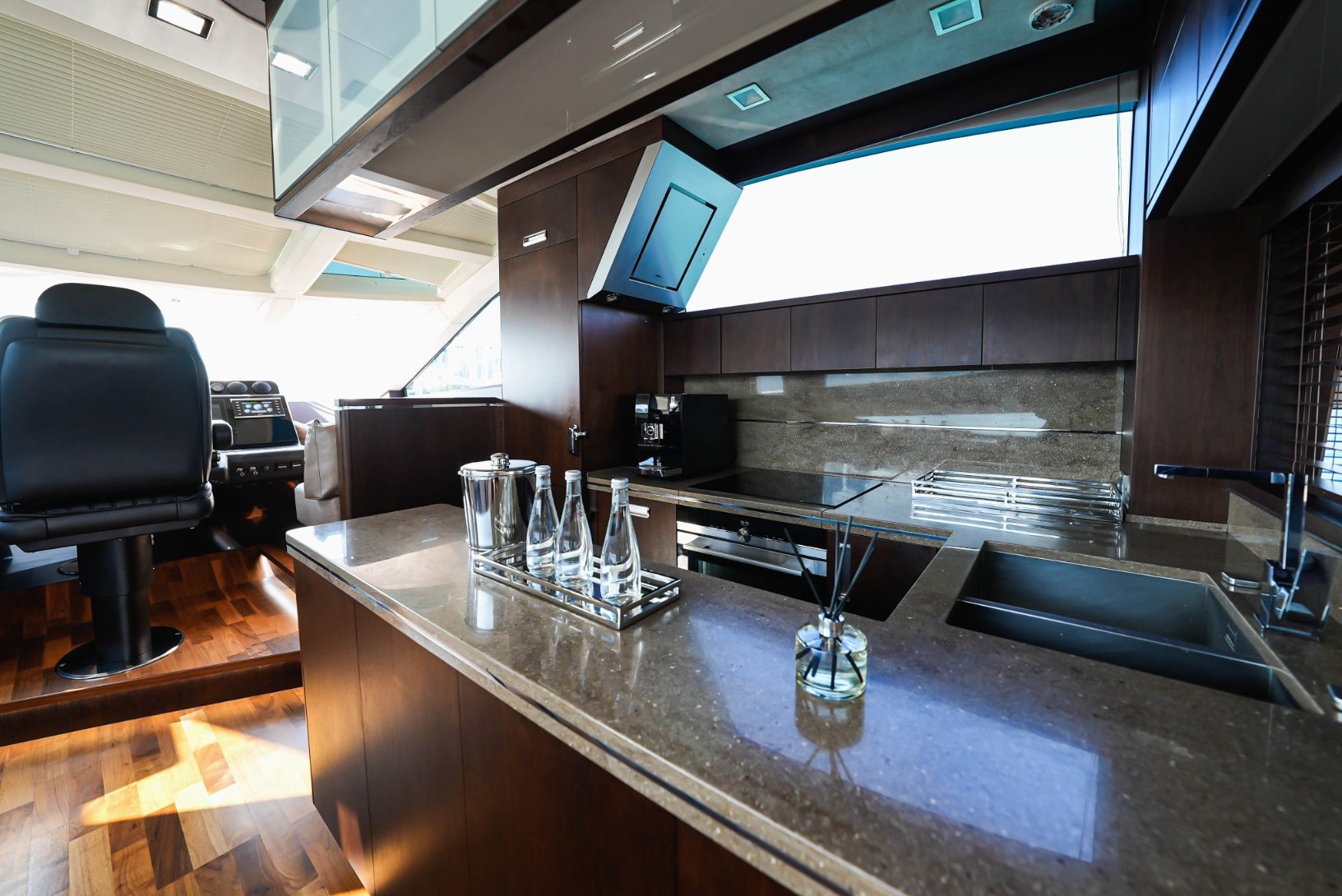 View 16: Galeon