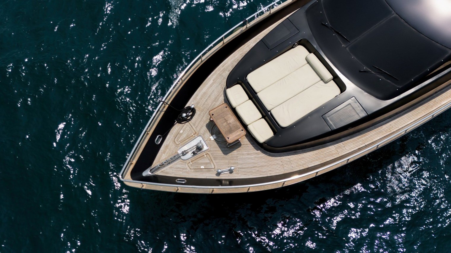 View 15: Azimut Anna