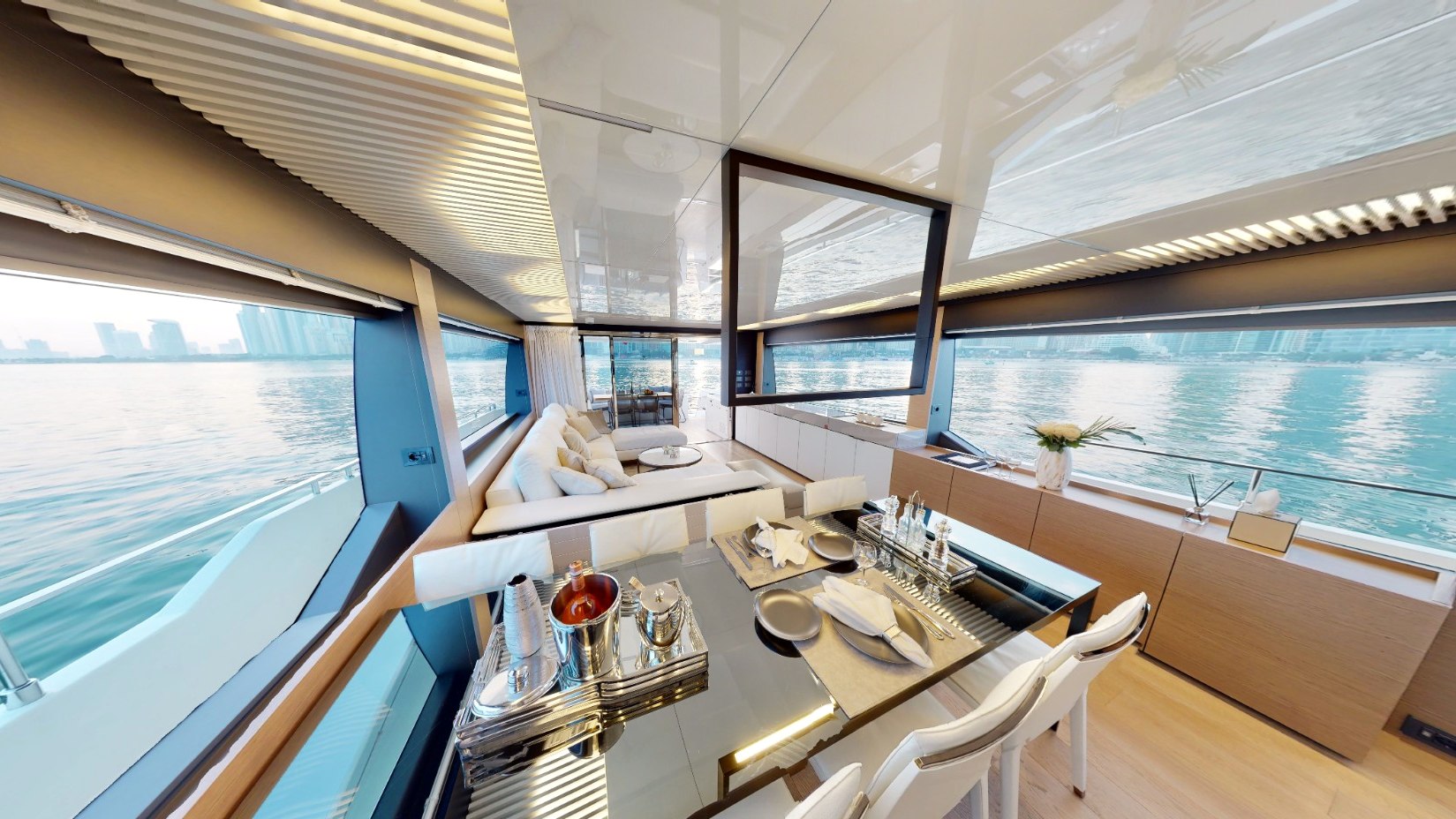 View 4: Ferretti 78 ft