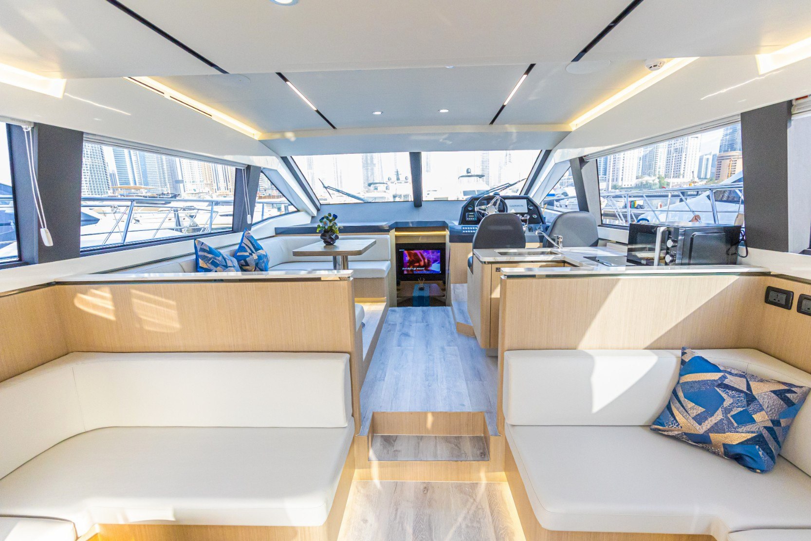 View 3: Sky Walker Axa