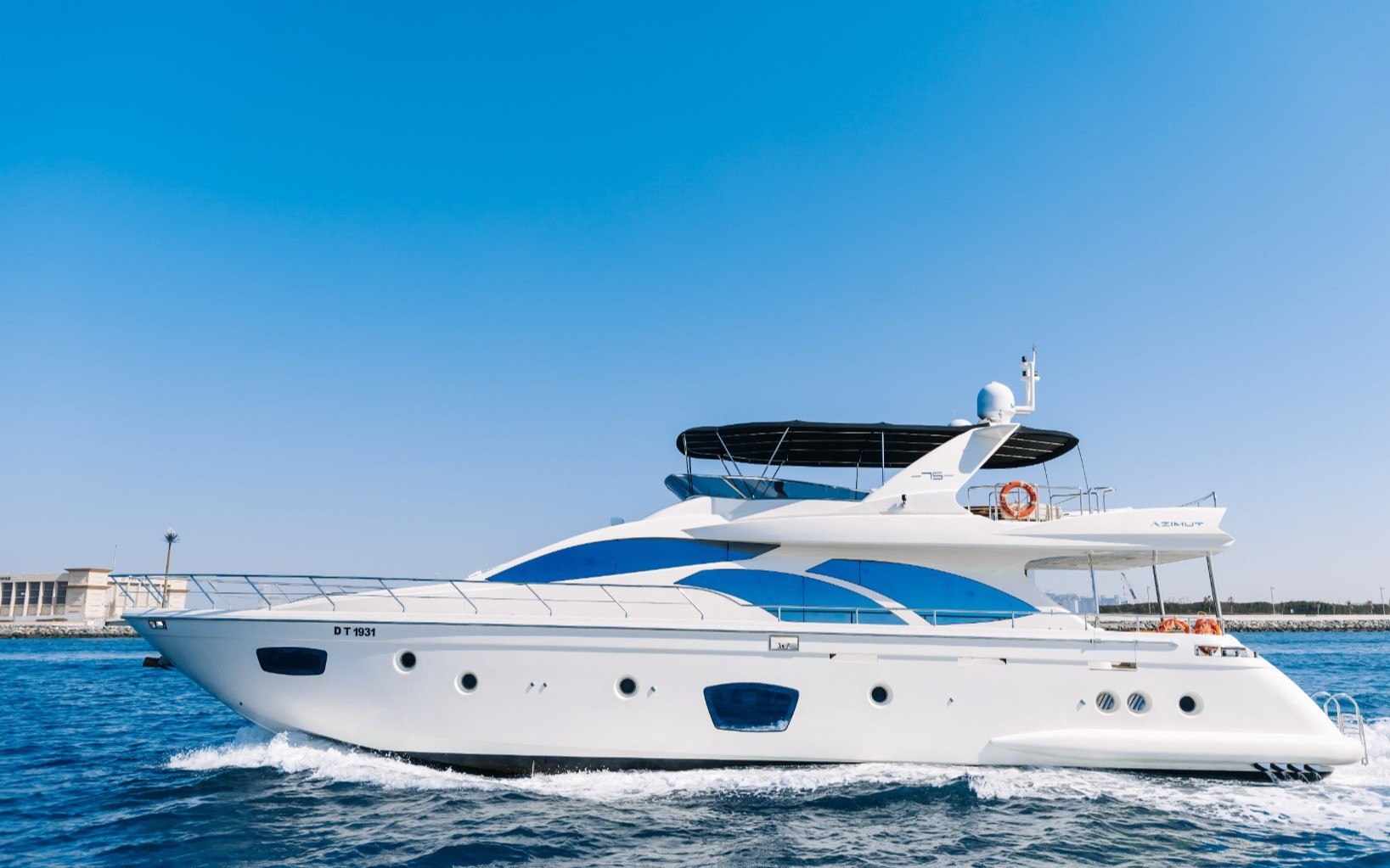 Azimut Viktoria, 75 ft
