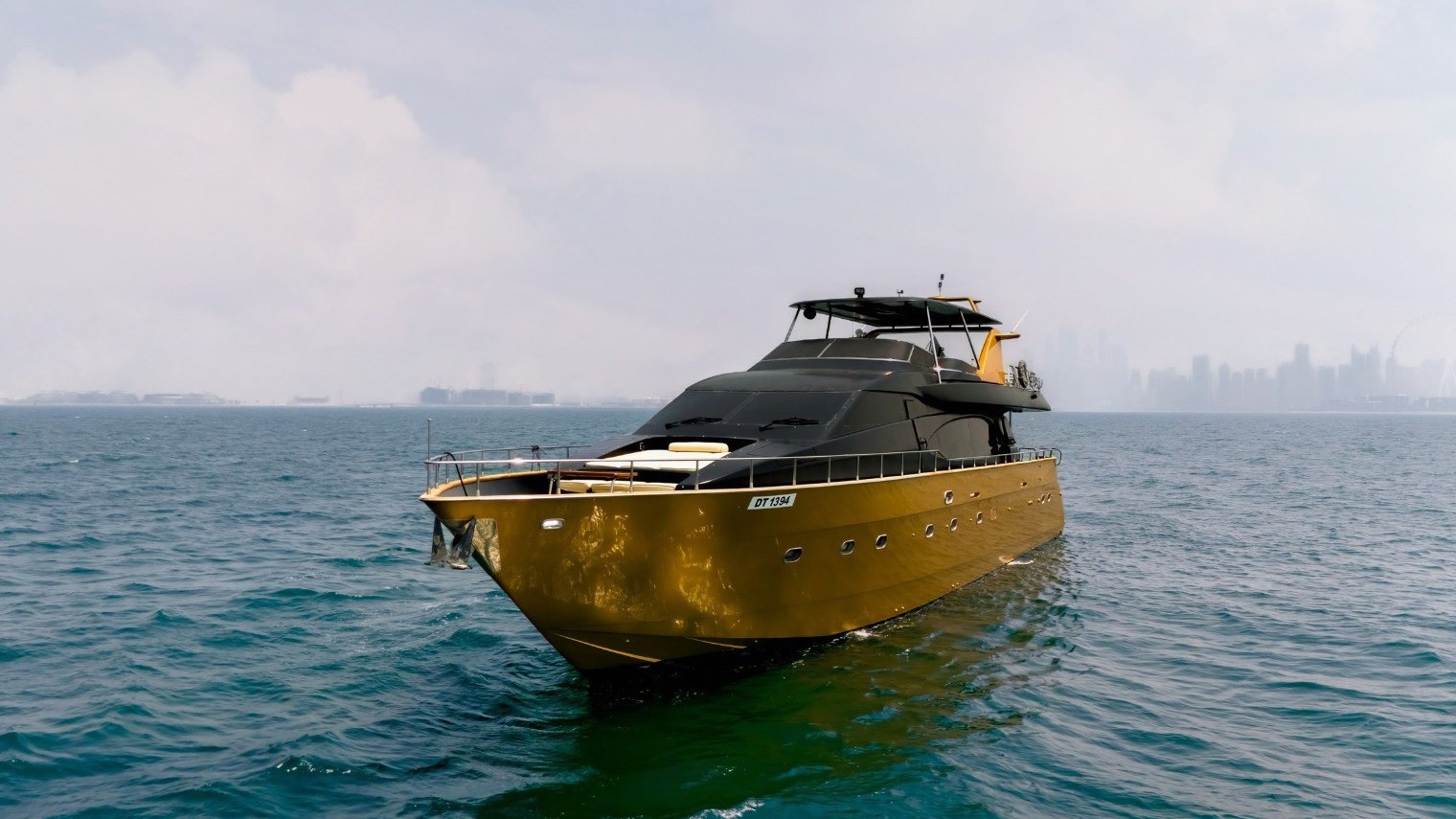 View 8: Azimut Anna