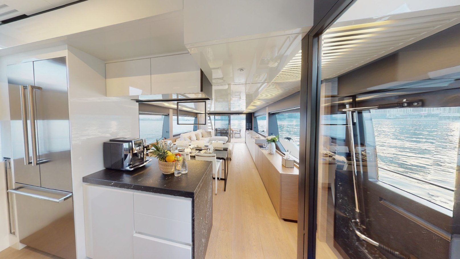 View 14: Ferretti 78 ft
