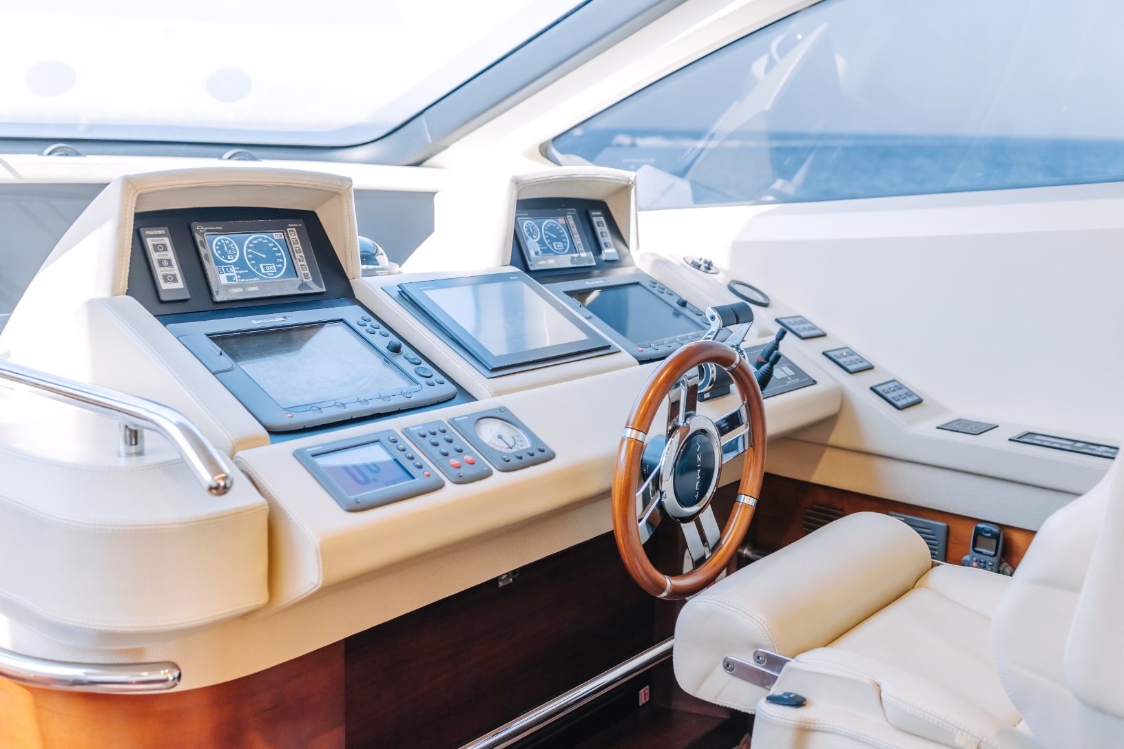 View 9: Azimut Viktoria