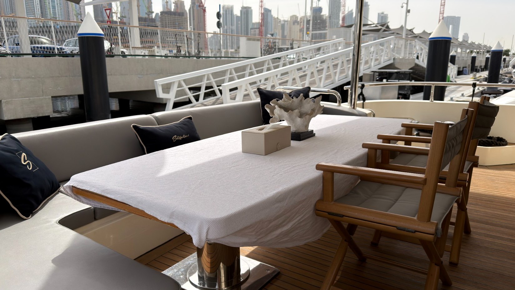 View 14: Azimut Satisfaction