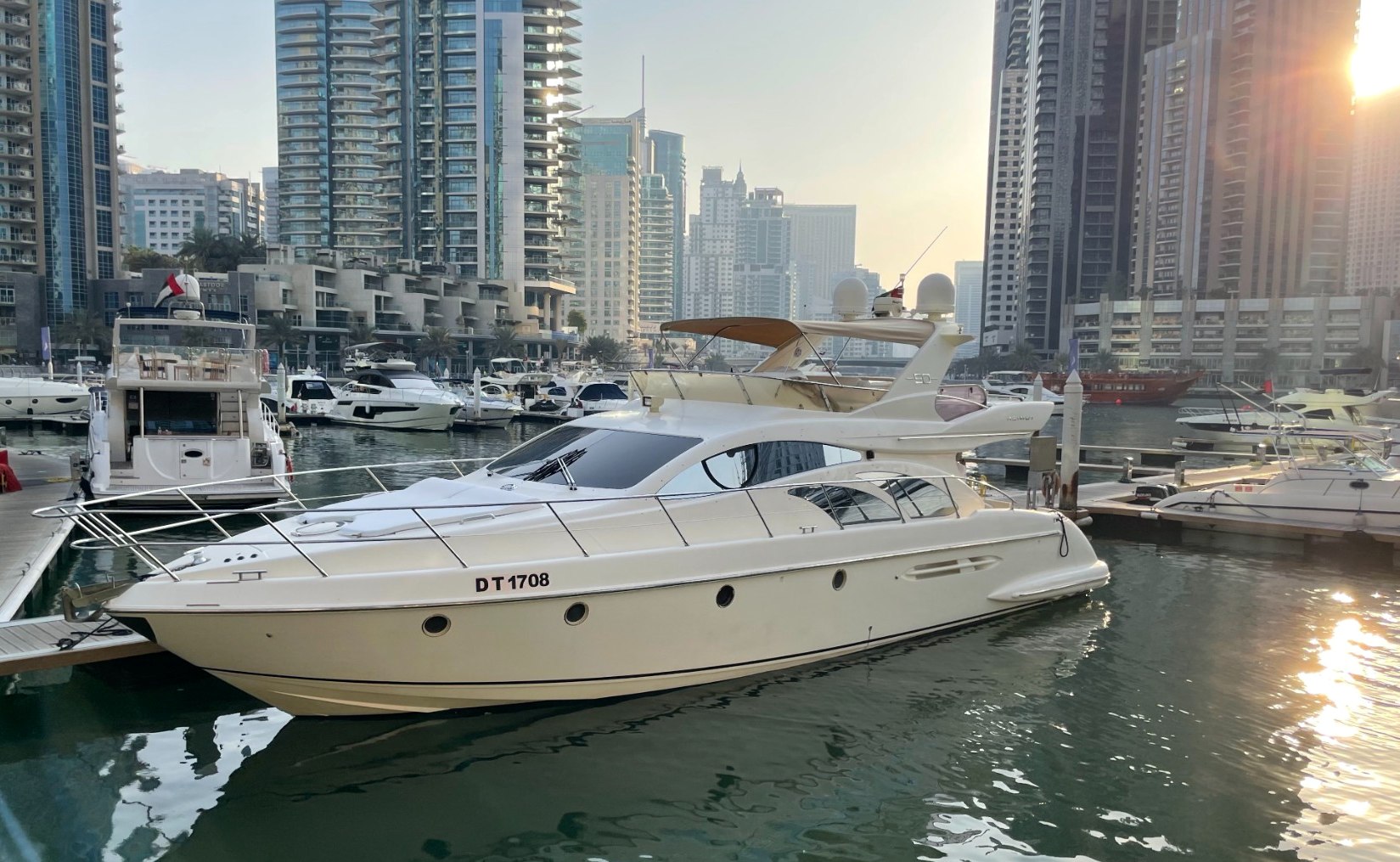 View 7: Azimut Grand Crew