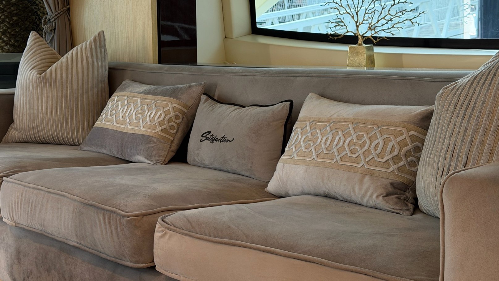 View 13: Azimut Satisfaction